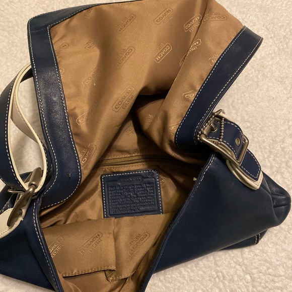 Used Coach purse - Picture 2 of 2